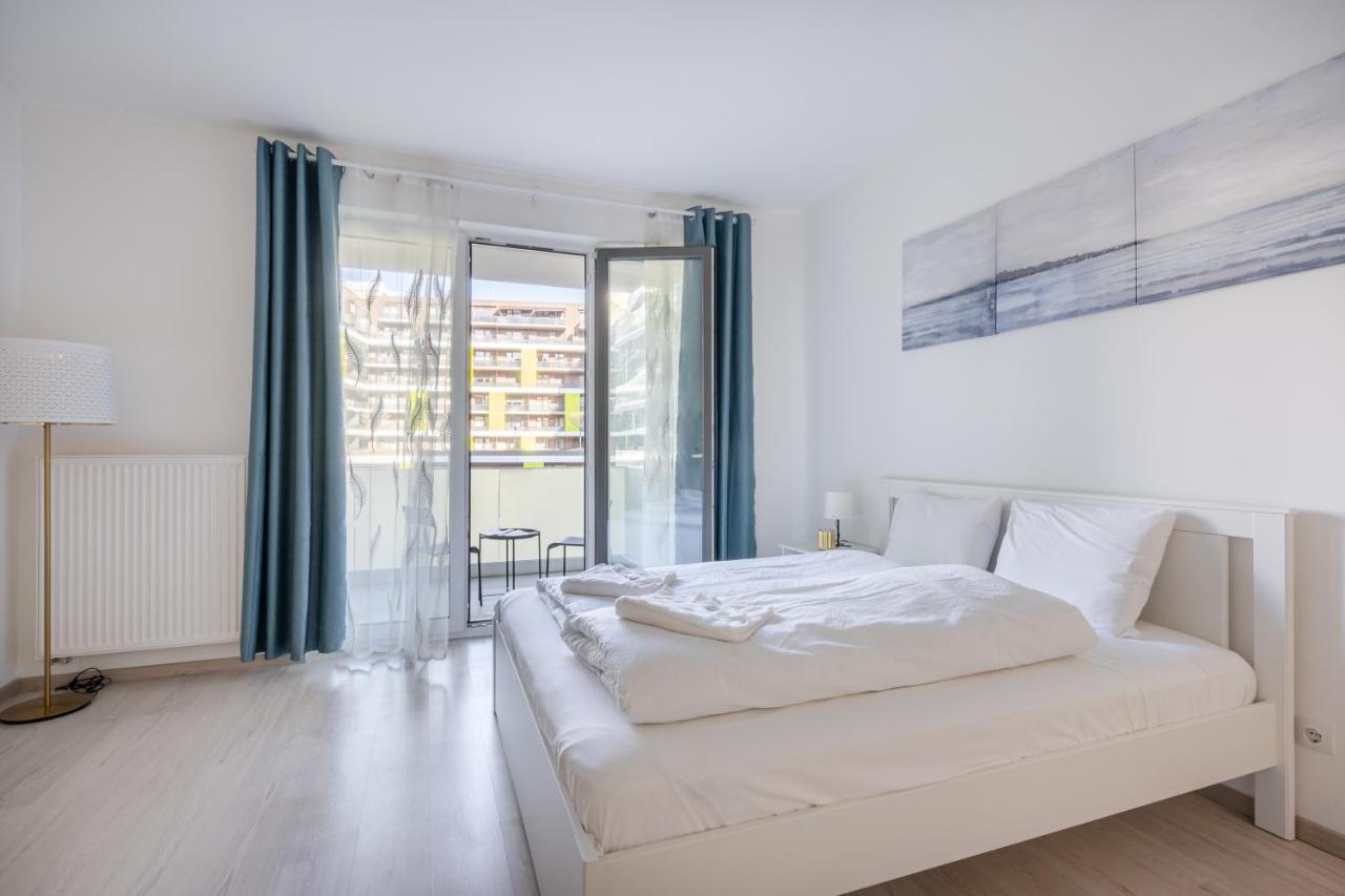 Grand Corvin Studio With Balcony Budapest Exteriör bild